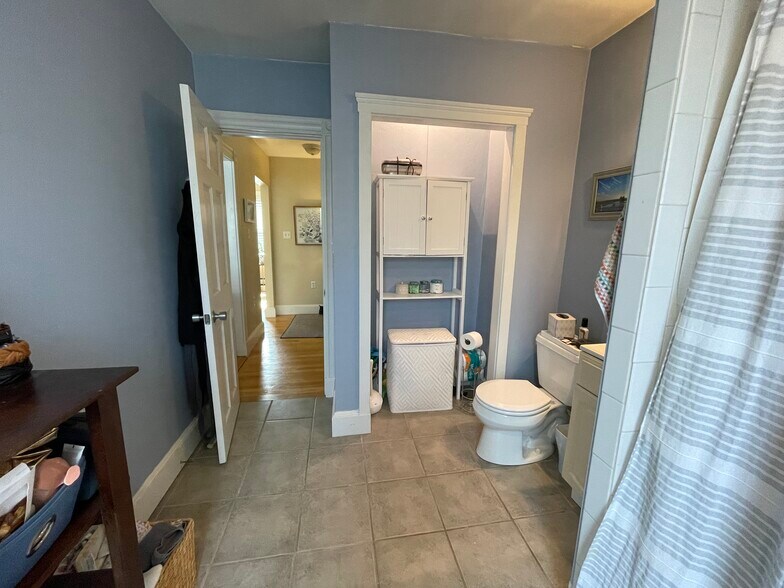 Great sized bathroom with plenty of room for storage - 34 F St