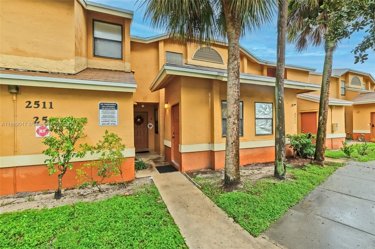 Building Photo - 2511 NW 56th Ave