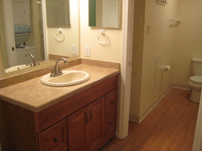 Building Photo - 440 S State St, Unit F6