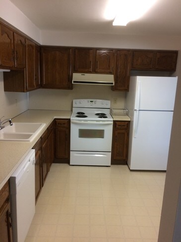 Kitchen - 7065 Starcliff Ave NW