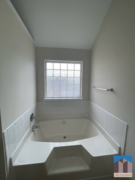 Building Photo - 4205 Pointe Vecchio Cir