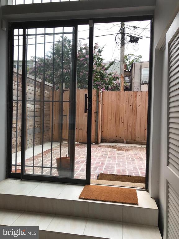 Building Photo - 1231 Linden Pl NE