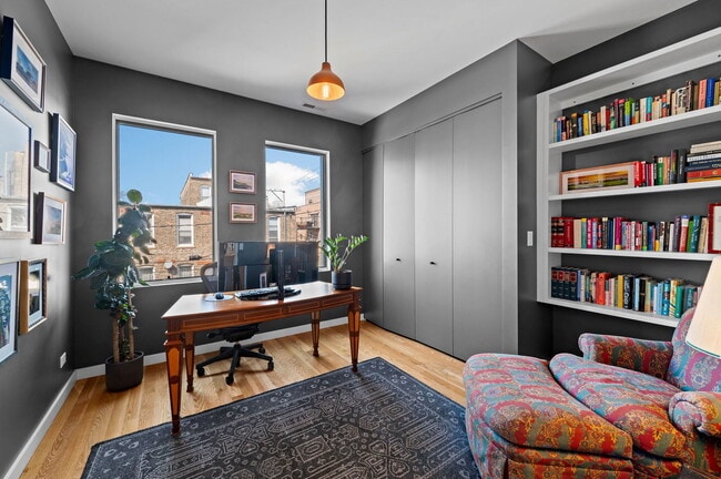 Building Photo - 2016 W Rice St