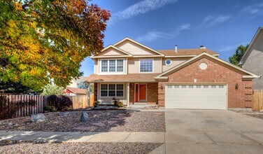 Building Photo - Stunning 5 Bedroom, 3.5 Bath Remodeled Hom...