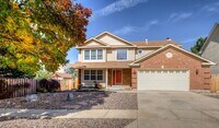 Building Photo - Stunning 5 Bedroom, 3.5 Bath Remodeled Hom...