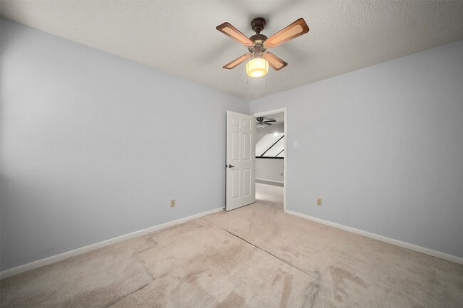 Building Photo - 4003 Greenbriar Dr