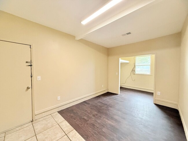 Building Photo - Charming 3-Bedroom Home + Bonus Room