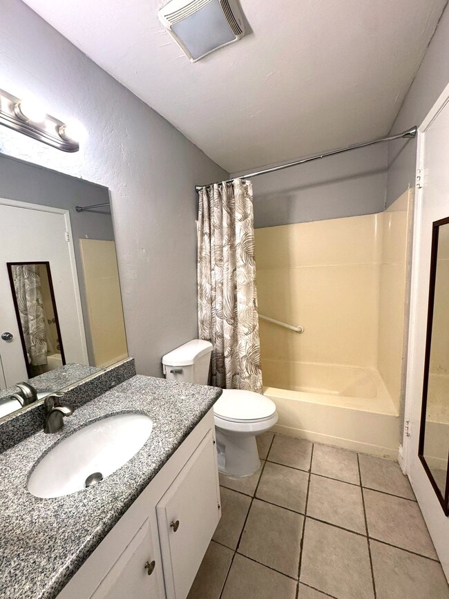 Building Photo - 4606 Granada Way