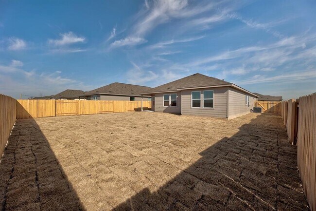 Building Photo - 303 Chickasaw Ln