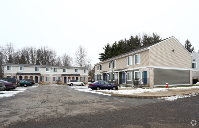 Parking View of Buildings - Royal Mall Apartments & Townhomes