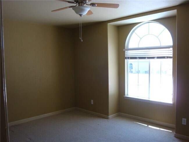 Building Photo - 3808 Tierra Allen Pl