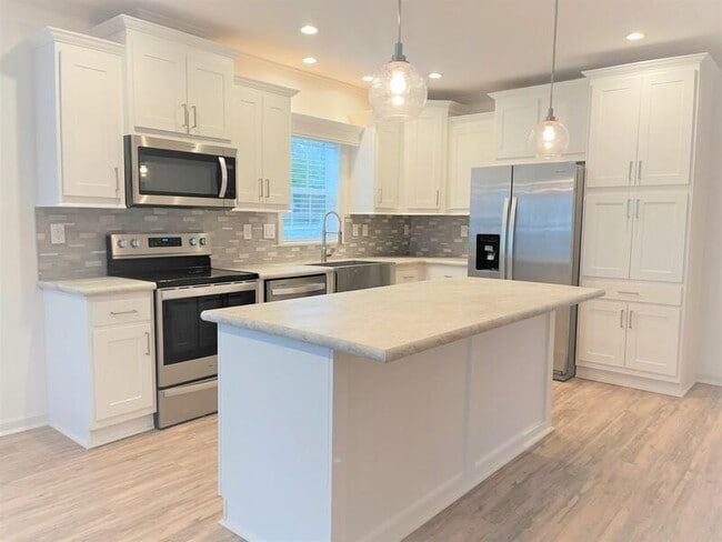 Building Photo - 5473 Bahia Wy