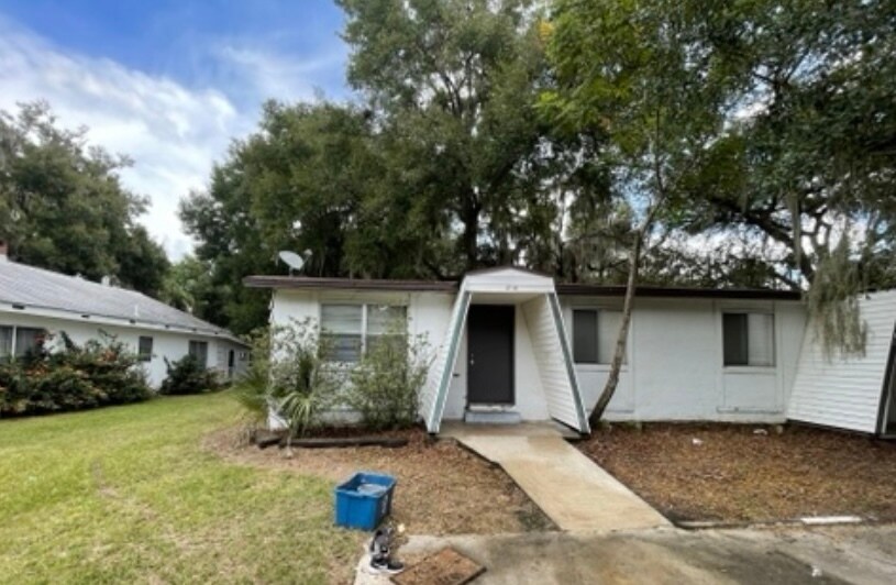 Building Photo - 121 S Seminole Ave