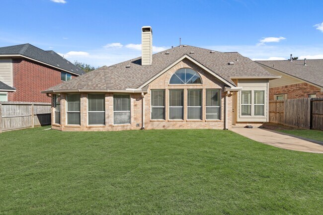 Building Photo - 5819 Brook Bend Dr