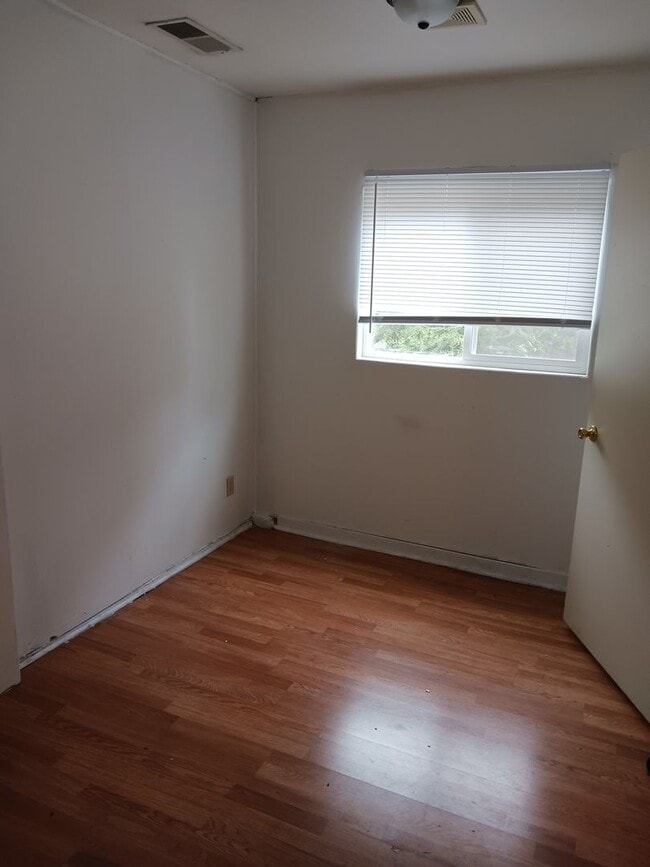 Building Photo - Albany Apartments