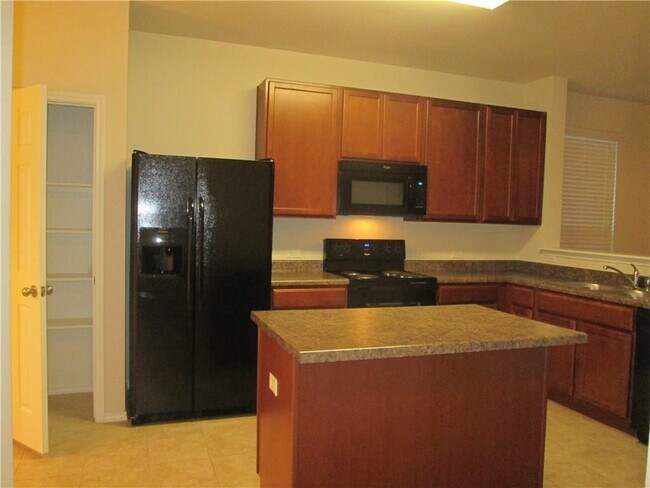 Building Photo - 5801 Knoll Pines Pass