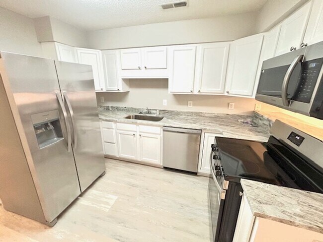 Building Photo - 118 Railroad Ridge Rd