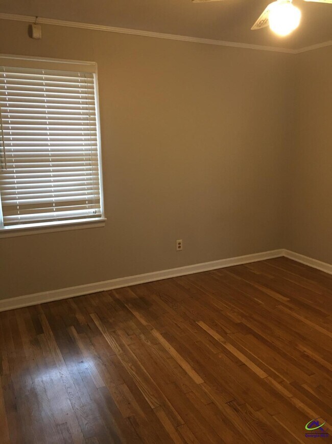 Building Photo - 104 Biltmore Terrace