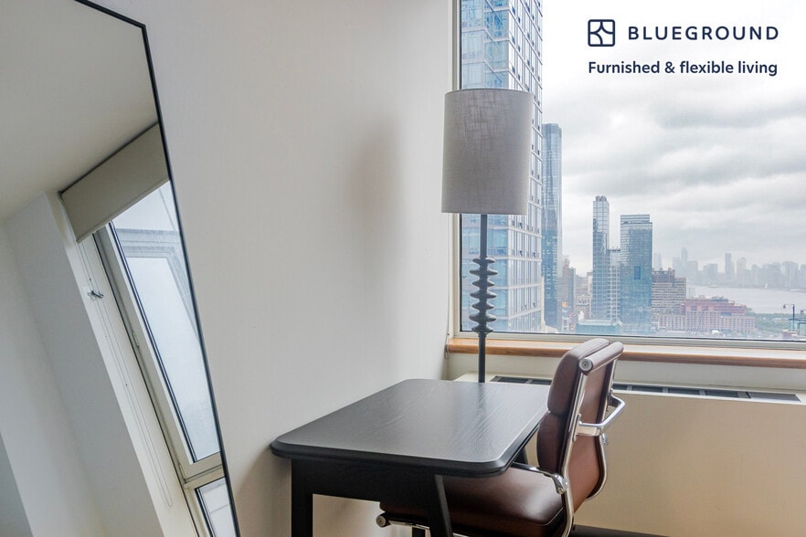 Building Photo - 635 W 42nd St