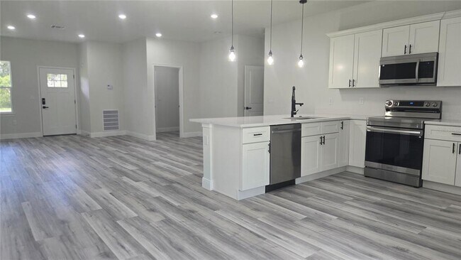 Building Photo - 15730 SW 40th Ave