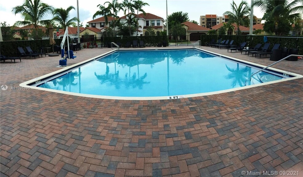 Building Photo - 990 NW 99th Ct