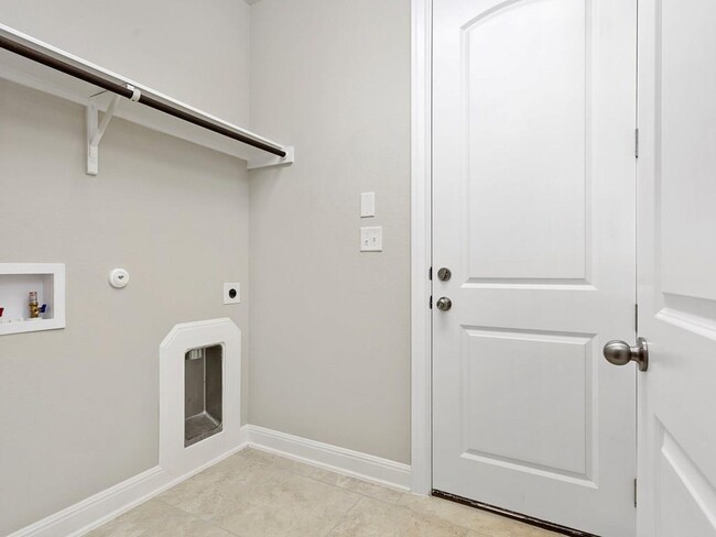 Building Photo - 2609 Enza Dr