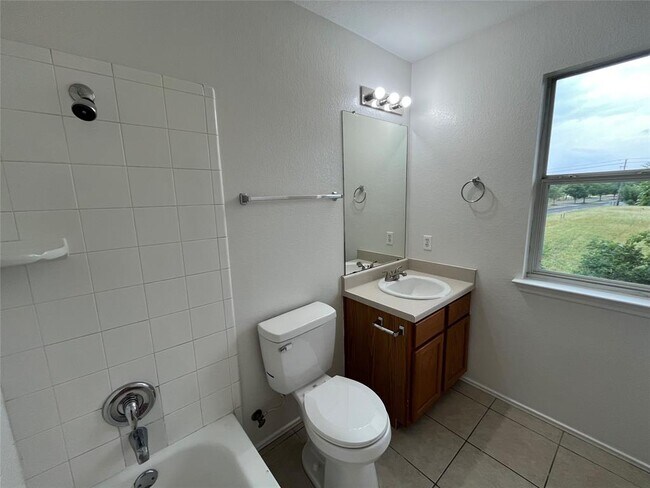 Building Photo - 3016 Aftonshire Way