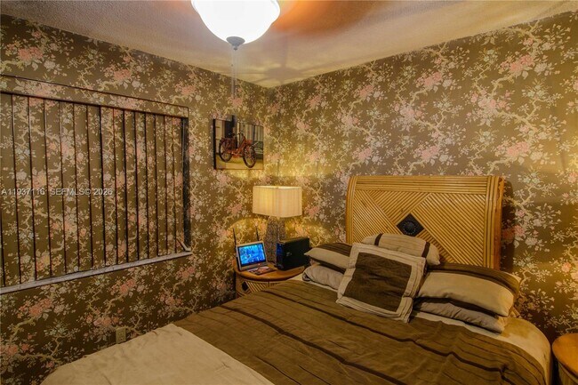 Building Photo - 8044 NW 41 Ct