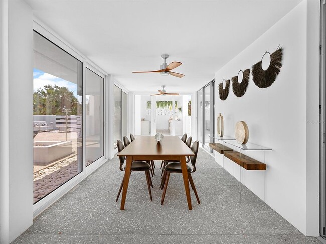 Building Photo - 7647 Sanderling Rd