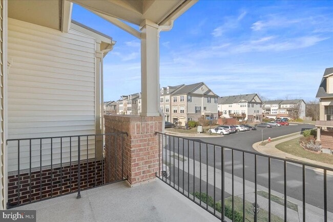 Building Photo - 43277 Tumbletree Terrace