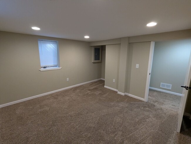 Building Photo - Charming & Spacious Home in the Heart of R...