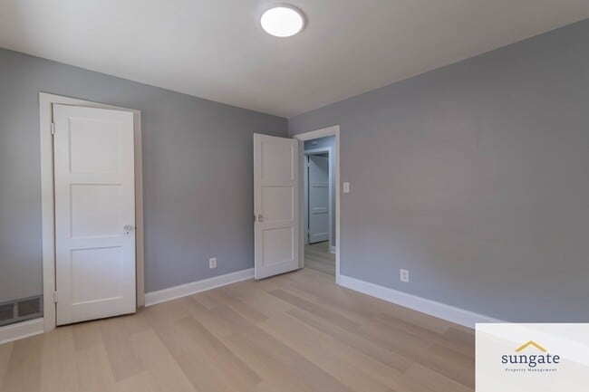 Building Photo - 105 Upmanor Rd