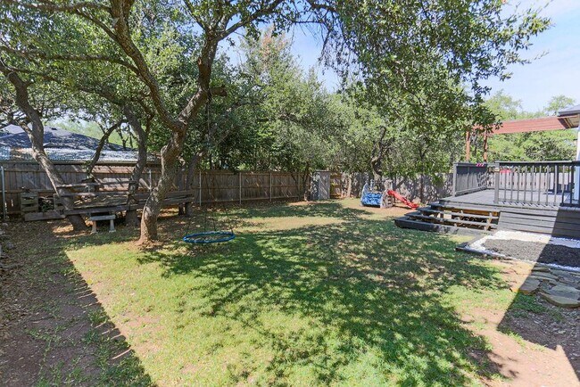 Building Photo - 1611 Abbey Ln