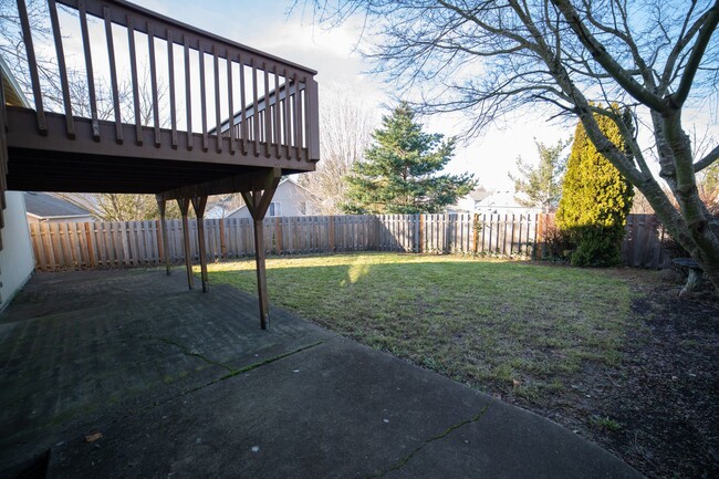 Building Photo - Spacious Home, Minutes from Local Parks an...