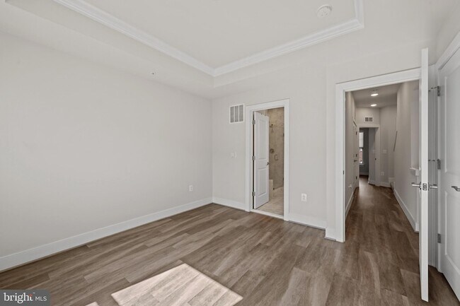Building Photo - 148 Stowe Dr