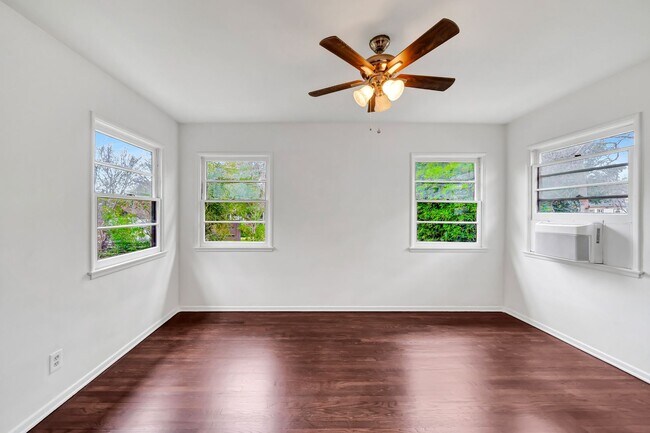 Building Photo - 4034- 4036 Higuera St