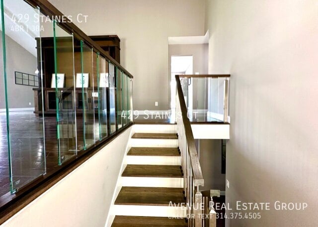 Building Photo - 429 Staines Ct