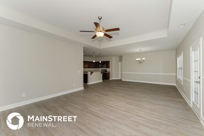 Building Photo - 3024 Honeysuckle Dr