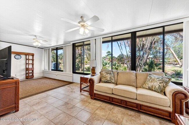 Building Photo - 810 Parkside Pl