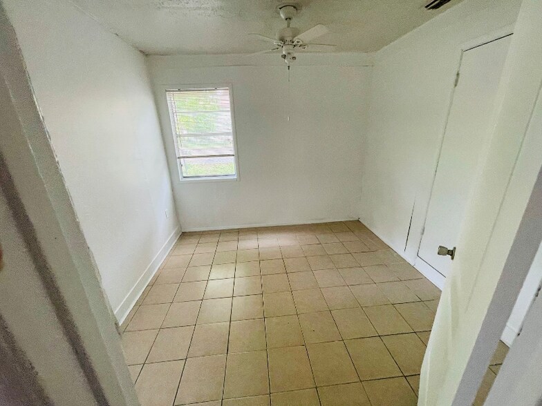 Building Photo - 1502 Duncan Ave