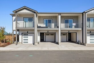 Building Photo - 2356 Kingwood St