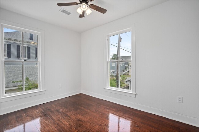 Building Photo - 1106 Winnie St