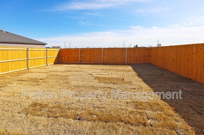 Building Photo - 13771 Periwinkle Dr