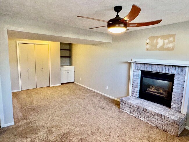 Building Photo - Updated 3-Bedroom Home Near Standing Bear Lake