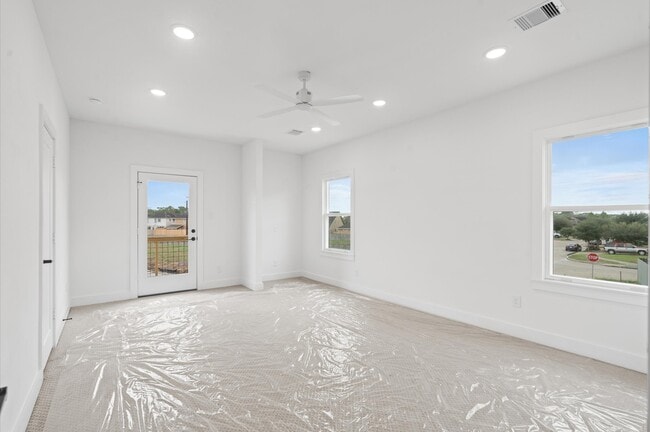 Building Photo - 9602 Valeca Dr