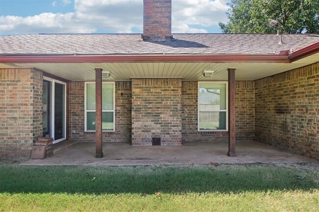 Building Photo - 101 W Vail Dr