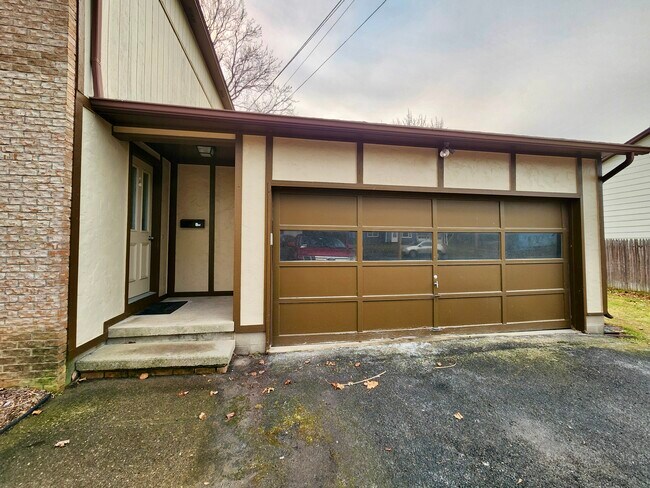 Building Photo - 34 Orchard St