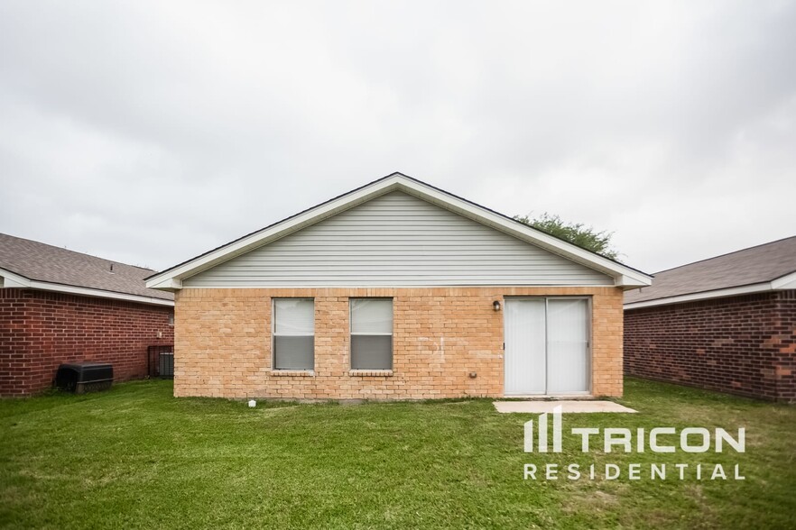 Building Photo - 3211 Kelling St