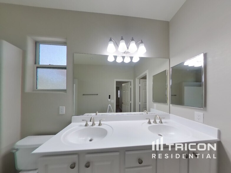 Building Photo - 7205 Bombay Reef Ct