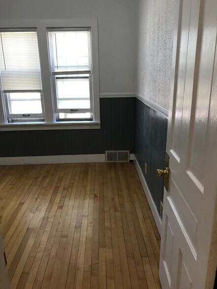 Building Photo - 529 N 4th St